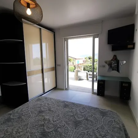 Giens La Madrague Villa 85 M Swimming Pool Garden Parking And Sea View ヴィラ